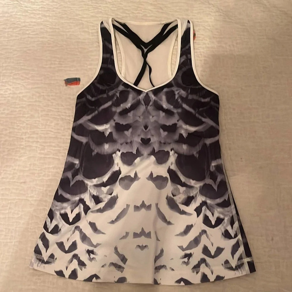 Lululemon Dance to Yoga Mesh Black and white Racerback Tank Top Size 2 - Picture 1 of 5